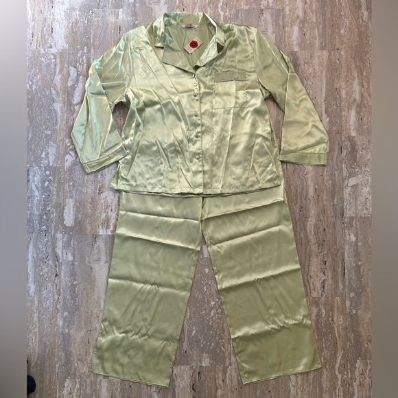 La Vie En Rose “Silky” 100% Polyester Pajamas PJs Pyjamas Pajama Set. - Picture 1 of 13